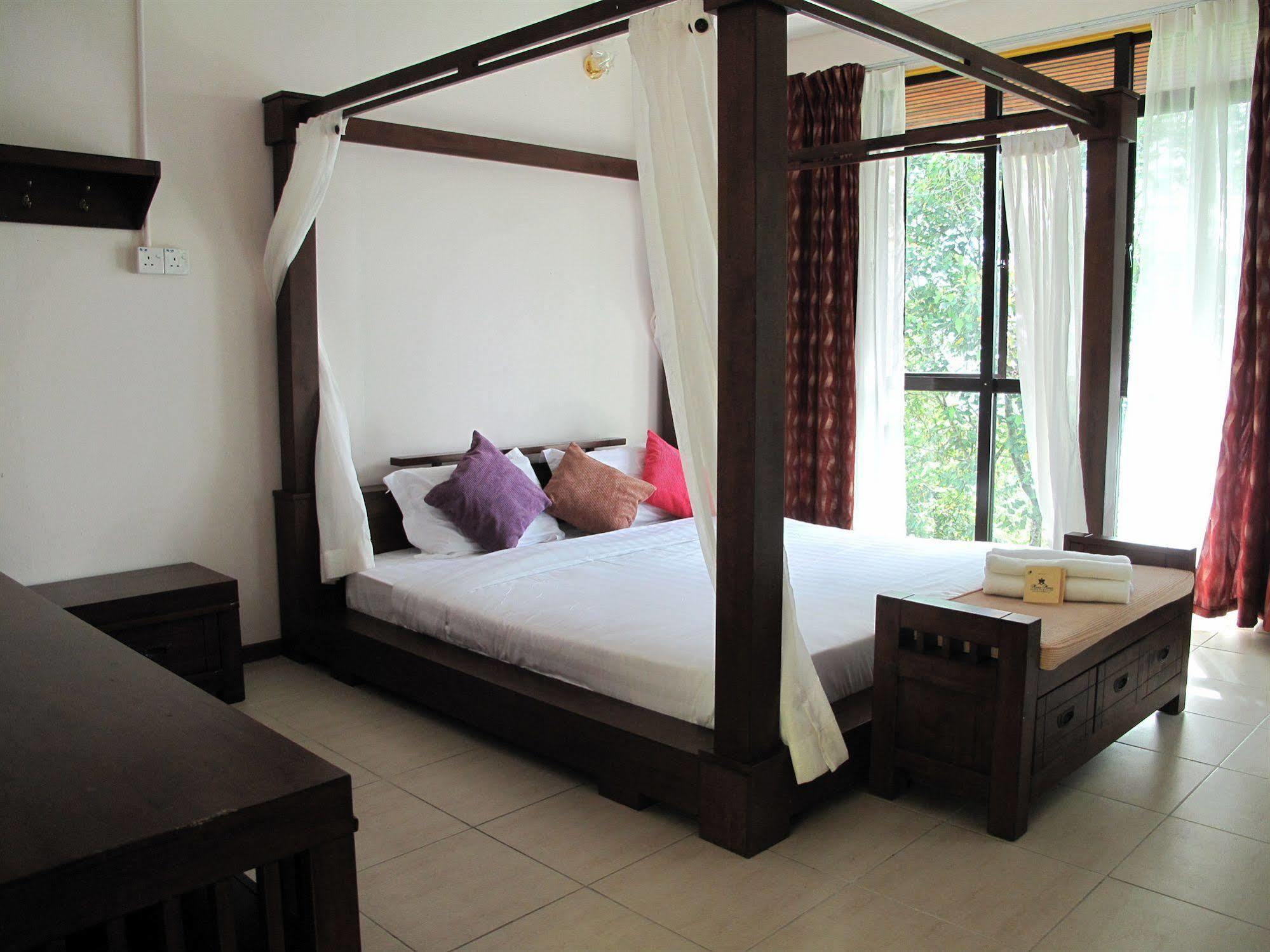 Manis Manis Rooftop Of Borneo Resort Keningau Exterior photo